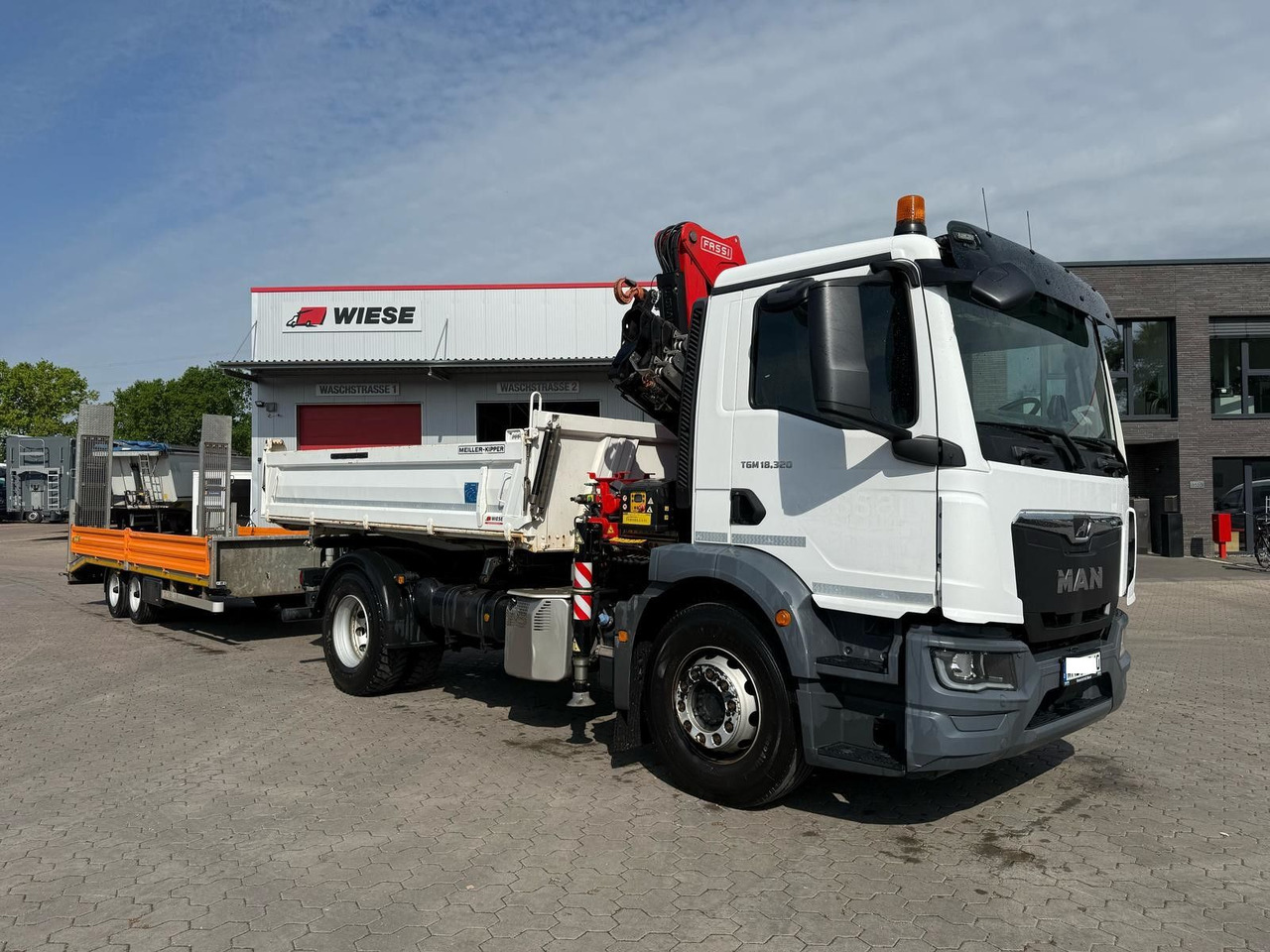MAN TGM 18.320 4x2 BB mit Kran Fassi F135 Kipper - Tovornjak prekucnik, Tovornjak z dvigalom: slika 1 MAN TGM 18.320 4x2 BB mit Kran Fassi F135 Kipper - Tovornjak prekucnik, Tovornjak z dvigalom: slika 1