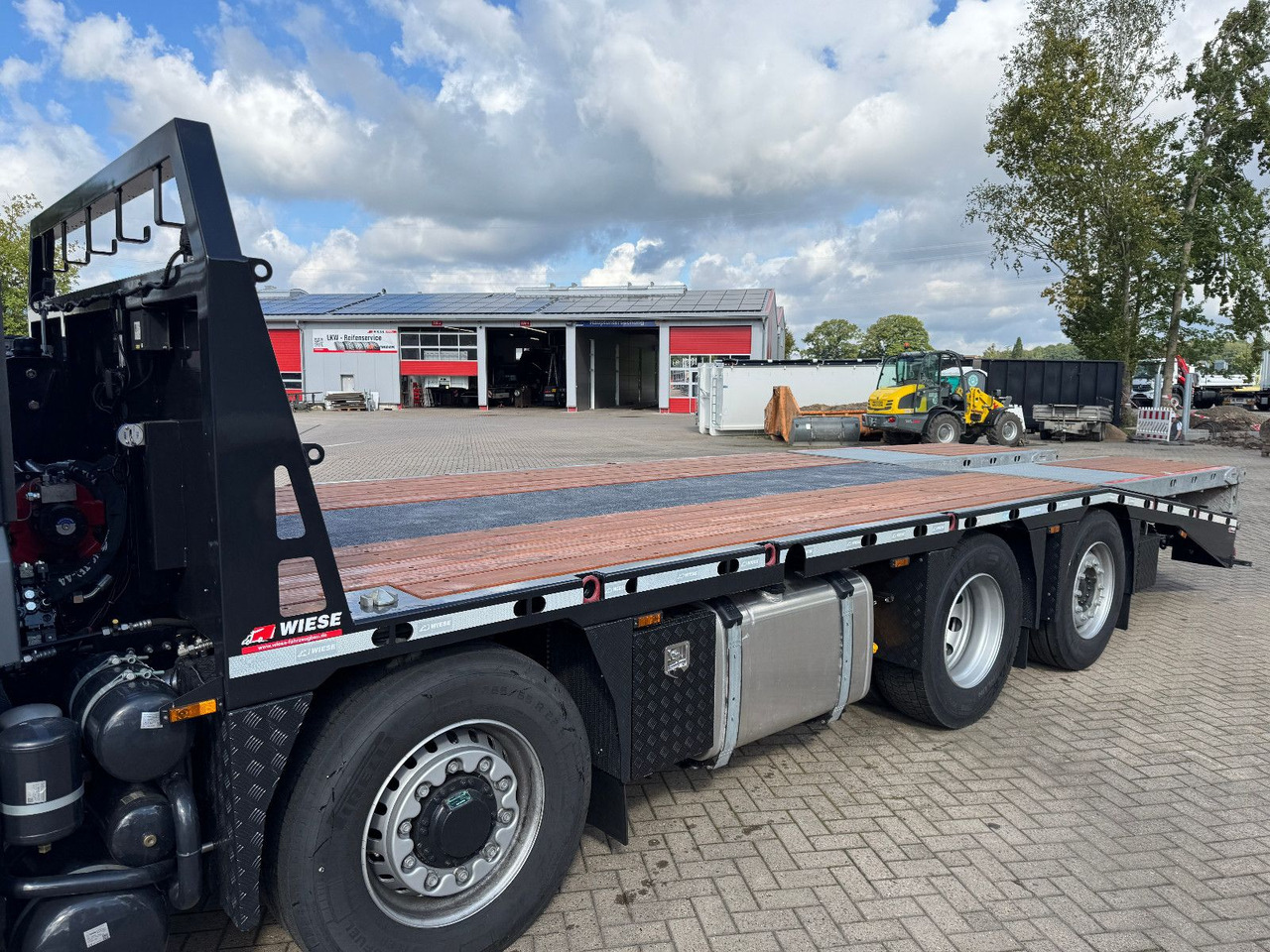 MAN TGS 35.520 8x2H Baumaschinentransporter - Vlečno vozilo: slika 2 MAN TGS 35.520 8x2H Baumaschinentransporter - Vlečno vozilo: slika 2