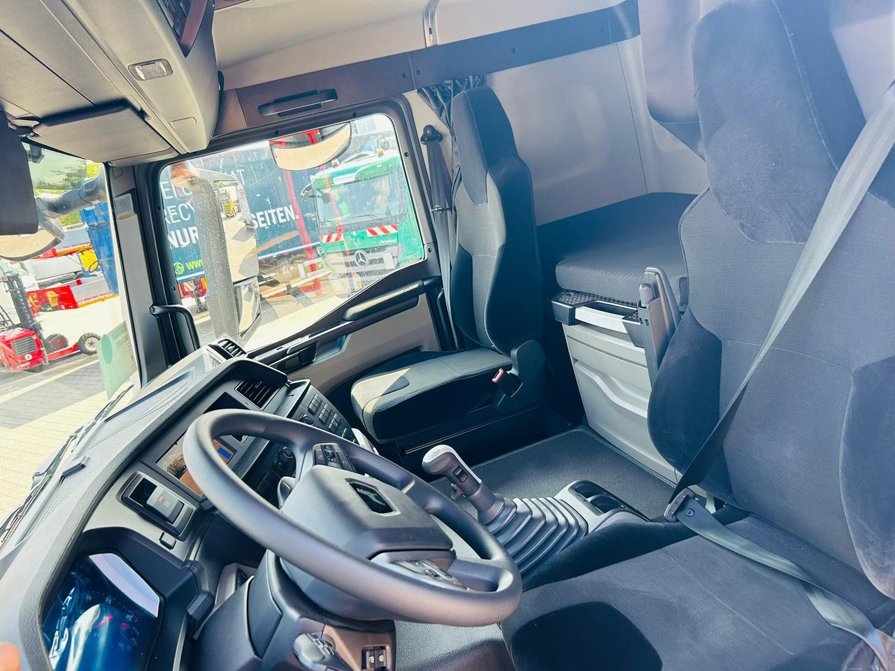 MAN TGS 41.520 8x8 mit Fassi Ladekran F710RA.2.26 lizing MAN TGS 41.520 8x8 mit Fassi Ladekran F710RA.2.26: slika 14 MAN TGS 41.520 8x8 mit Fassi Ladekran F710RA.2.26 lizing MAN TGS 41.520 8x8 mit Fassi Ladekran F710RA.2.26: slika 14