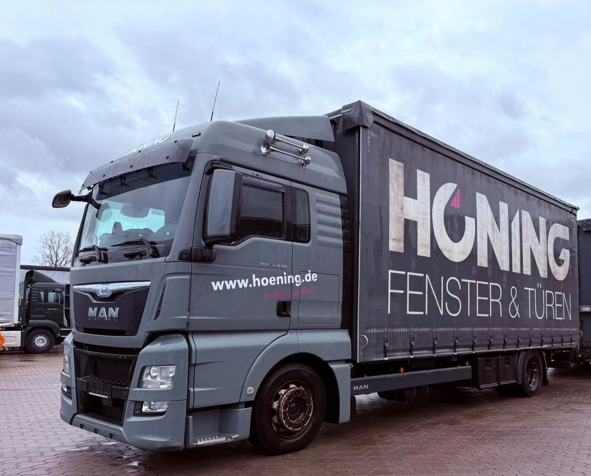 MAN TGX 18.440 LL Volumen LKW mit Staplerhalterung MAN TGX 18.440 LL Volumen LKW mit Staplerhalterung - Tovornjak s ponjavo: slika 1 MAN TGX 18.440 LL Volumen LKW mit Staplerhalterung MAN TGX 18.440 LL Volumen LKW mit Staplerhalterung - Tovornjak s ponjavo: slika 1