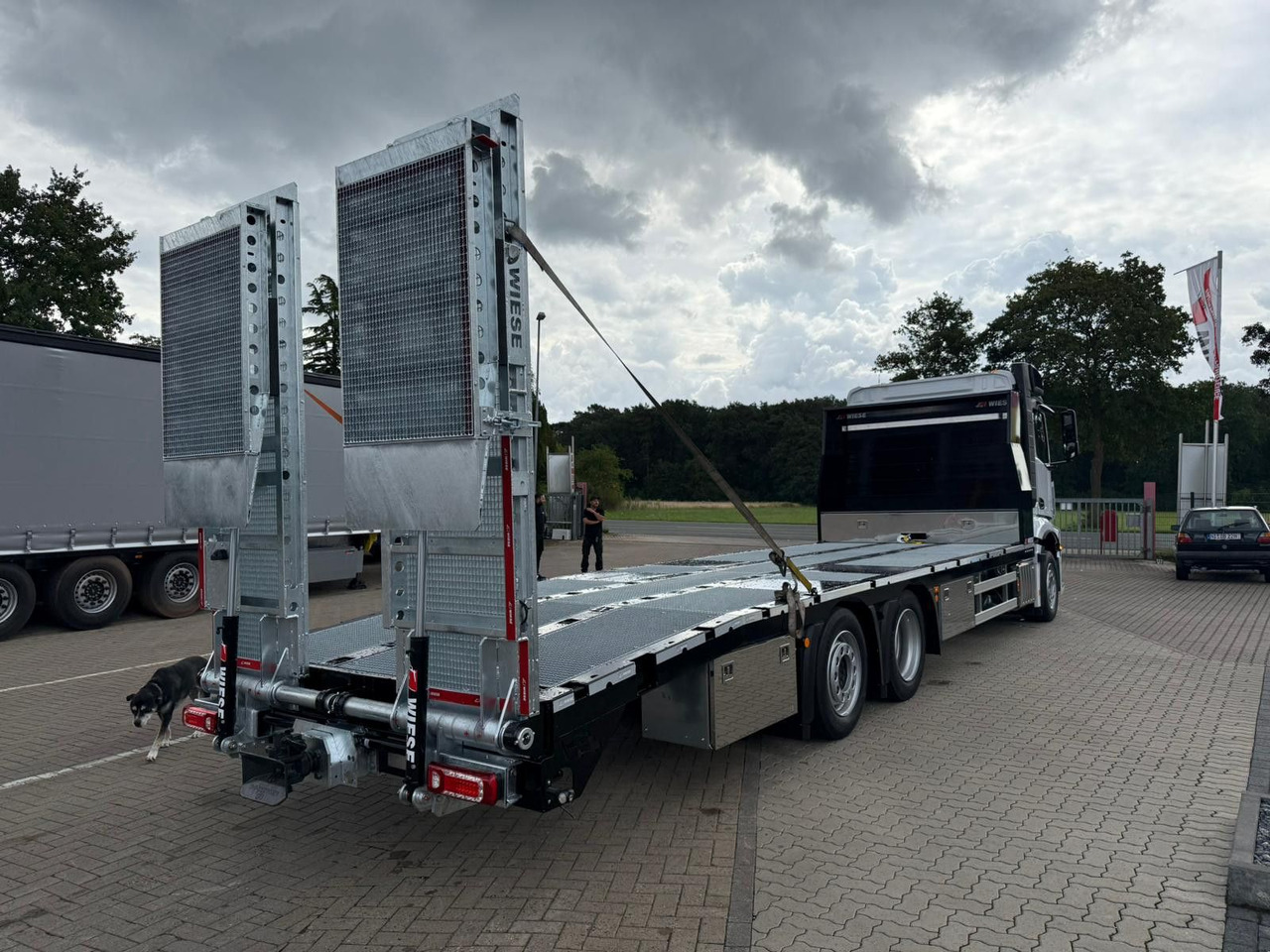 Mercedes-Benz Actros mit Rampen, Maschinentransporter - Vlečno vozilo: slika 4 Mercedes-Benz Actros mit Rampen, Maschinentransporter - Vlečno vozilo: slika 4