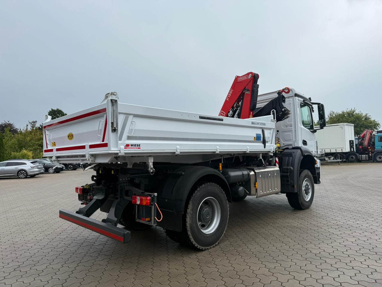 Mercedes-Benz Arocs 1835 4x2 Meiller Fassi F135 Kran Kipper - Tovornjak z dvigalom: slika 3 Mercedes-Benz Arocs 1835 4x2 Meiller Fassi F135 Kran Kipper - Tovornjak z dvigalom: slika 3