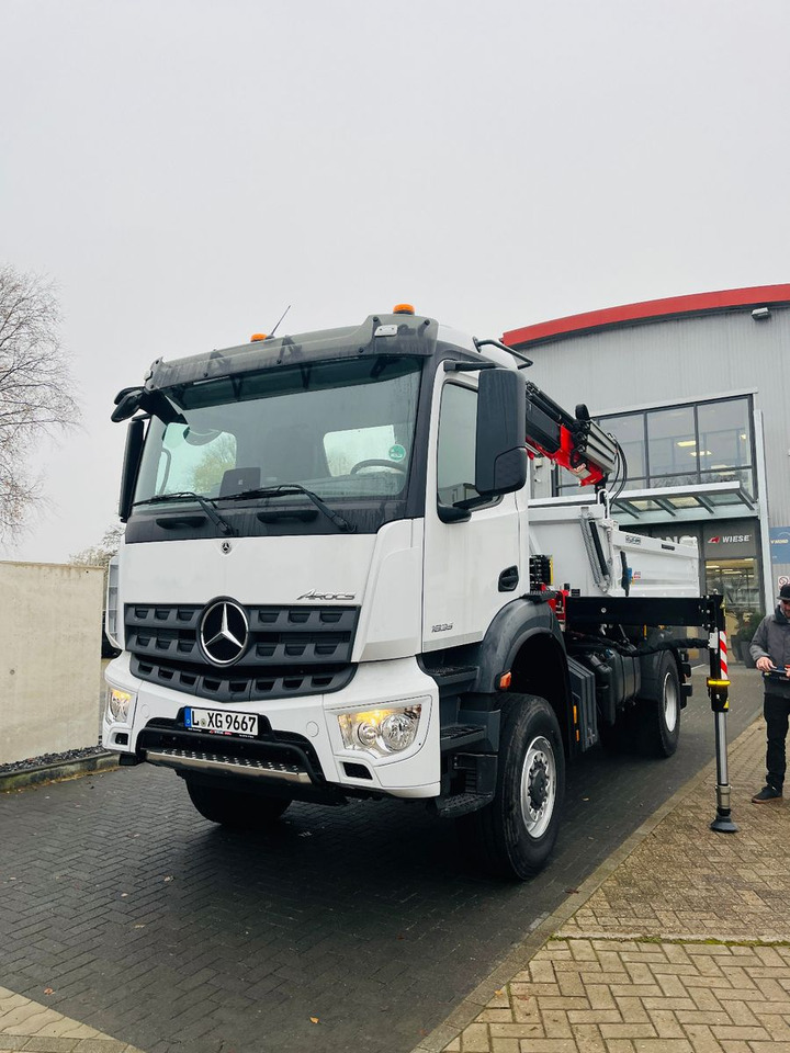 Mercedes-Benz Arocs 1835 4x4 Meiller Fassi F135 Kran Kipper - Tovornjak prekucnik, Tovornjak z dvigalom: slika 5 Mercedes-Benz Arocs 1835 4x4 Meiller Fassi F135 Kran Kipper - Tovornjak prekucnik, Tovornjak z dvigalom: slika 5
