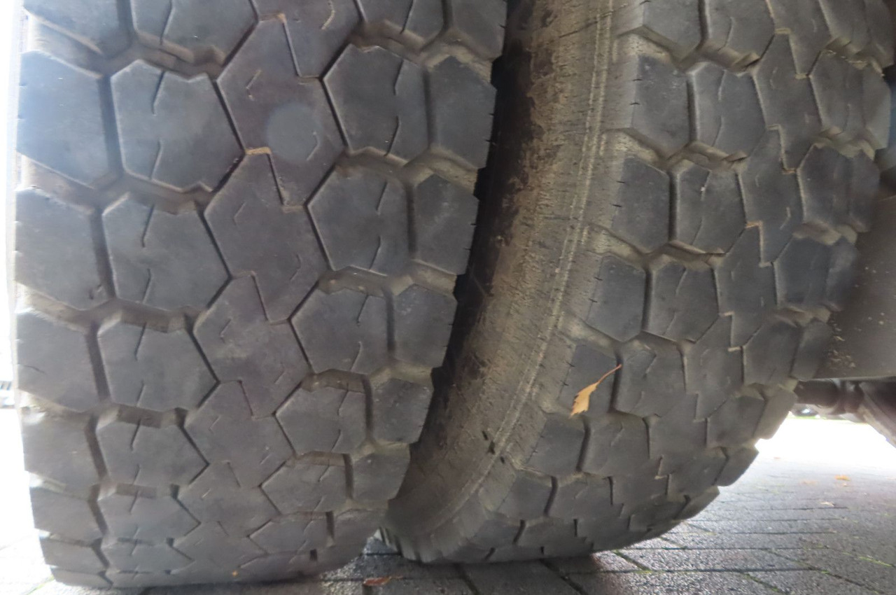 Tovornjak z dvigalom Mercedes-Benz Axor  1833 L - Glastransporter Kran Palfinger: slika 7