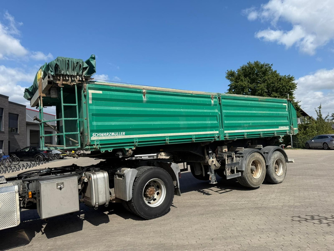 Schwarzmüller 2 Achs Dreiseitenkipper 21m³ mit elektr. Verdeck - Kiper polprikolica: slika 4 Schwarzmüller 2 Achs Dreiseitenkipper 21m³ mit elektr. Verdeck - Kiper polprikolica: slika 4