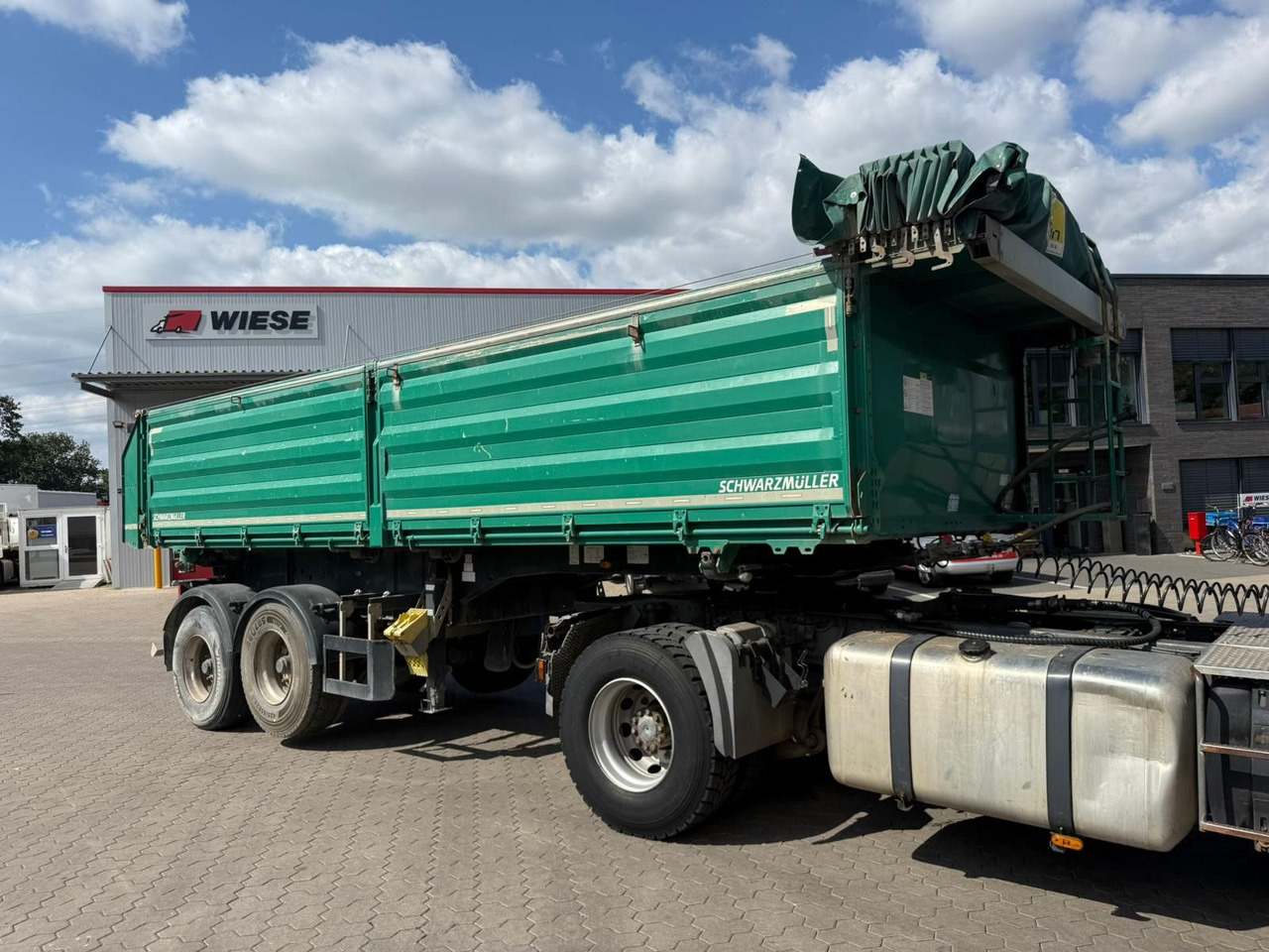 Schwarzmüller 2 Achs Dreiseitenkipper 21m³ mit elektr. Verdeck - Kiper polprikolica: slika 2 Schwarzmüller 2 Achs Dreiseitenkipper 21m³ mit elektr. Verdeck - Kiper polprikolica: slika 2