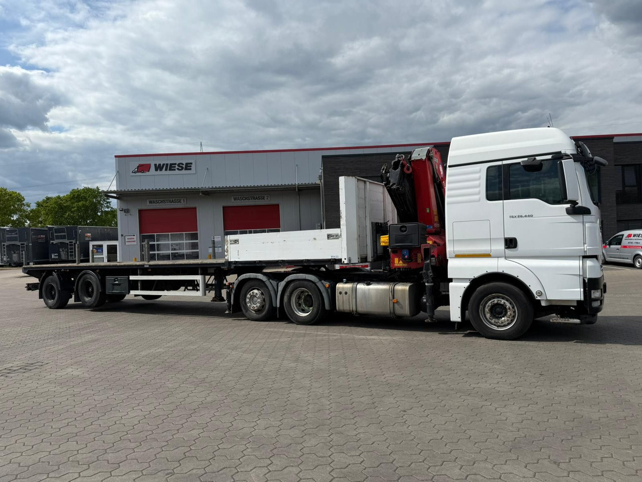 MAN TGX 26.440 6x2 mit HMF 3000-5 Kran - Vlačilec: slika 4 MAN TGX 26.440 6x2 mit HMF 3000-5 Kran - Vlačilec: slika 4