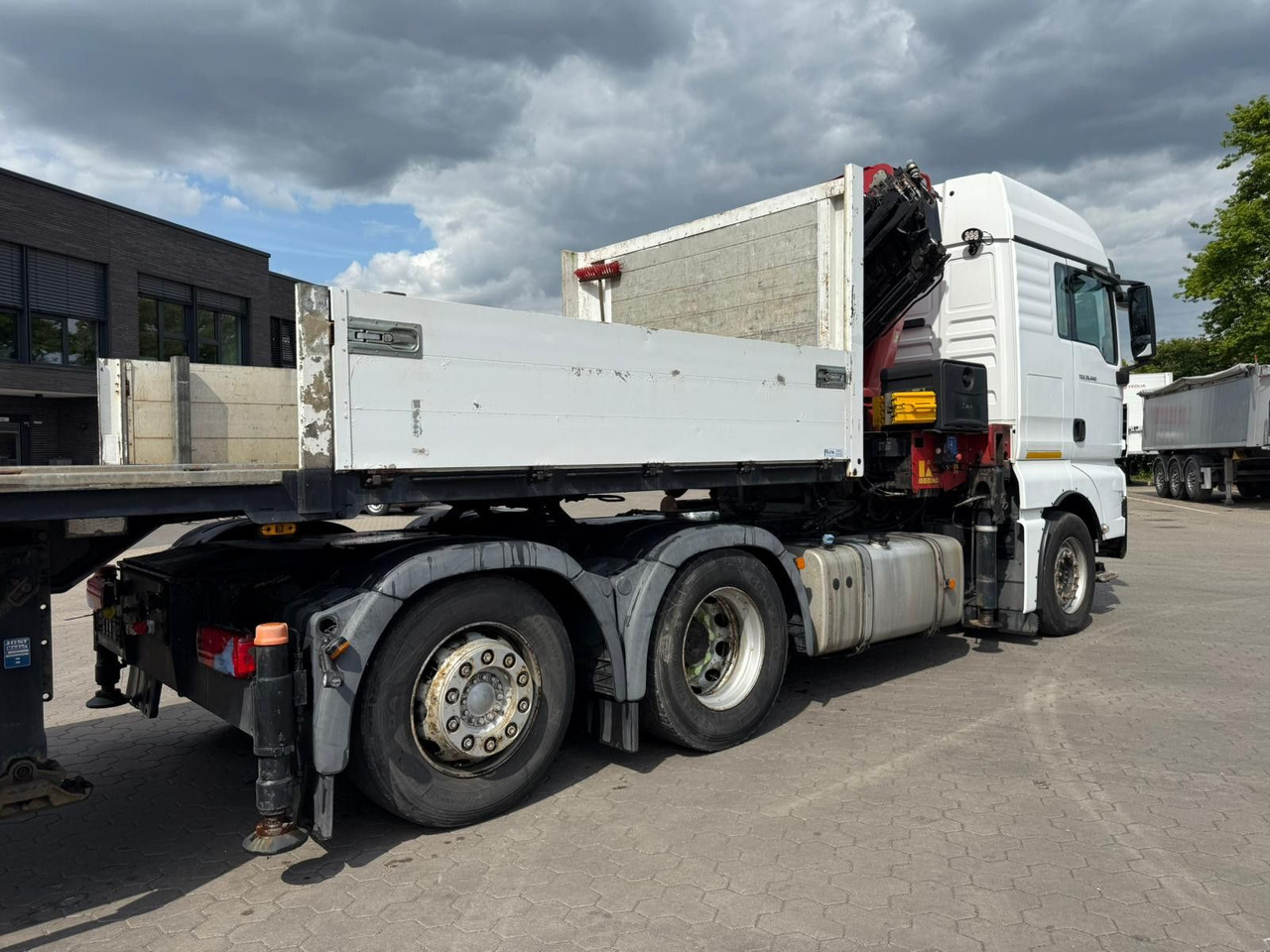 Vlačilec MAN TGX 26.440 6x2 mit HMF 3000-5 Kran TÜV NEU: slika 9