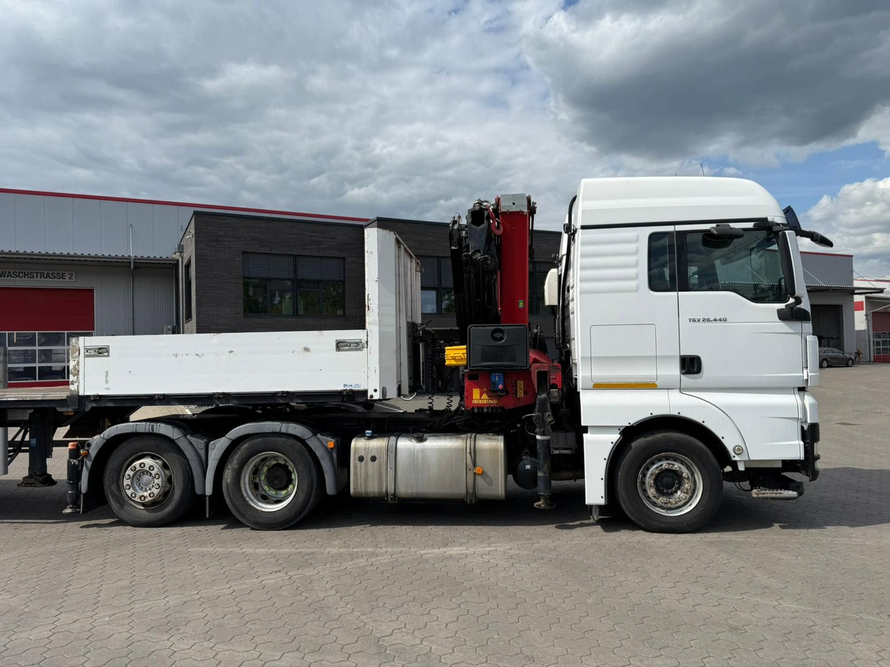 Vlačilec MAN TGX 26.440 6x2 mit HMF 3000-5 Kran TÜV NEU: slika 8