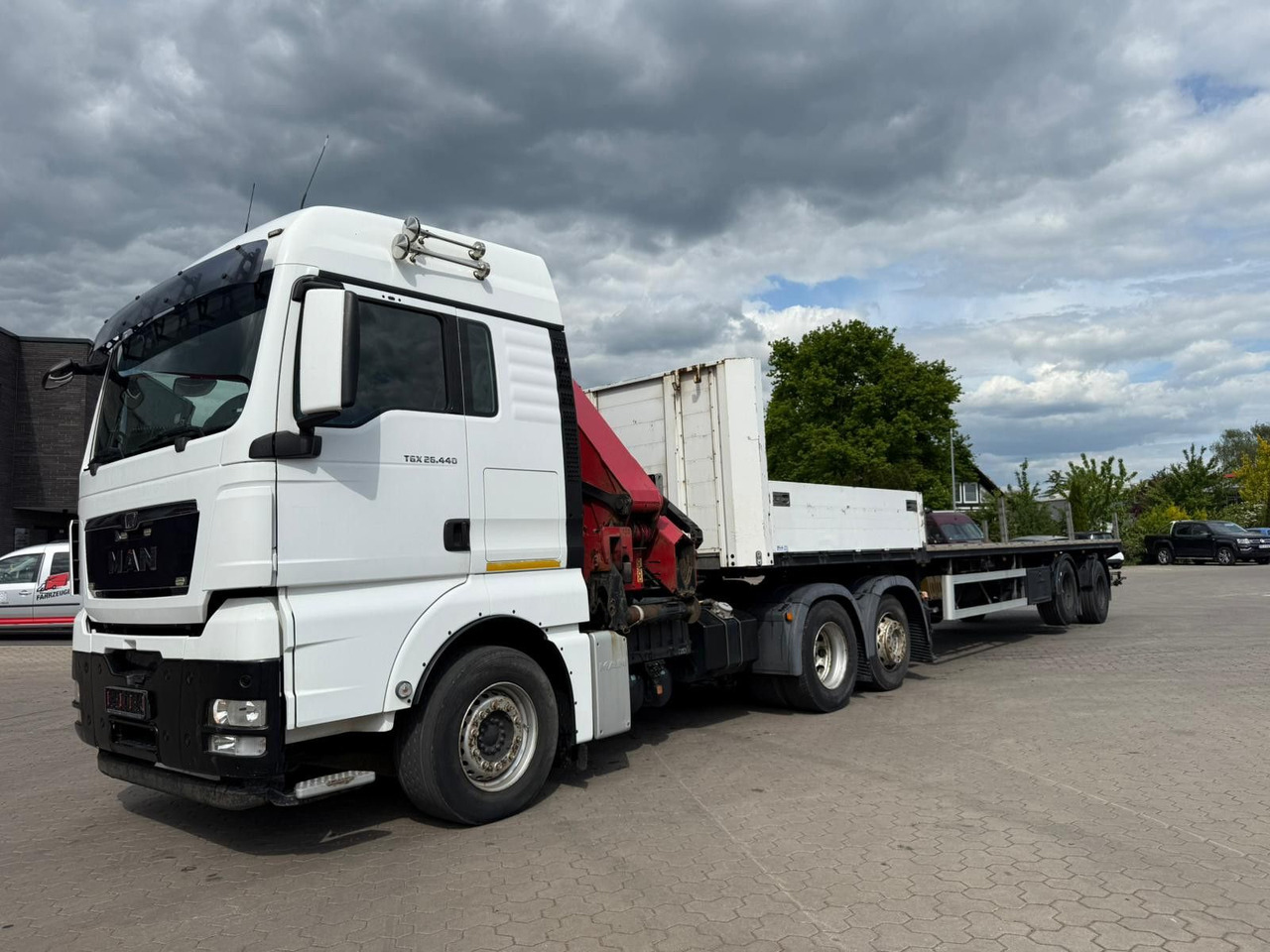 Vlačilec MAN TGX 26.440 6x2 mit HMF 3000-5 Kran TÜV NEU: slika 7