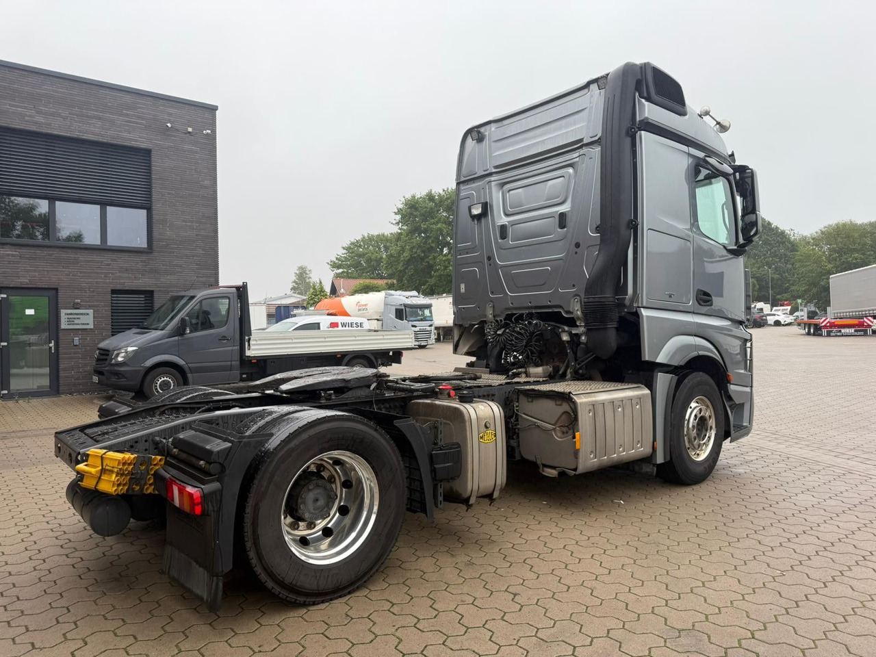 Mercedes-Benz Actros 1851 LS 4x2 Hydraulik Alu Felgen - Vlačilec: slika 4 Mercedes-Benz Actros 1851 LS 4x2 Hydraulik Alu Felgen - Vlačilec: slika 4
