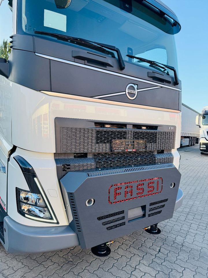 Volvo FH500 6x2 mit Fassi F545 2.27 JIB Winde so - Vlačilec: slika 2 Volvo FH500 6x2 mit Fassi F545 2.27 JIB Winde so - Vlačilec: slika 2