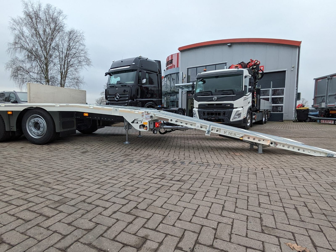 Volvo FH 420 Maschinentransporter mit Rampen - Tovornjak s kesonom: slika 5 Volvo FH 420 Maschinentransporter mit Rampen - Tovornjak s kesonom: slika 5