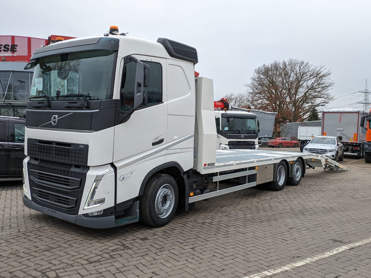 Volvo FH 420 Maschinentransporter mit Rampen - Tovornjak s kesonom: slika 1 Volvo FH 420 Maschinentransporter mit Rampen - Tovornjak s kesonom: slika 1