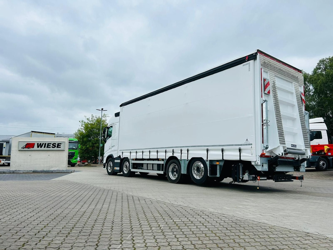 Volvo FH 500 8x2 Arbeitsbühnen Transporter LBW 9t - Vlečno vozilo: slika 1 Volvo FH 500 8x2 Arbeitsbühnen Transporter LBW 9t - Vlečno vozilo: slika 1