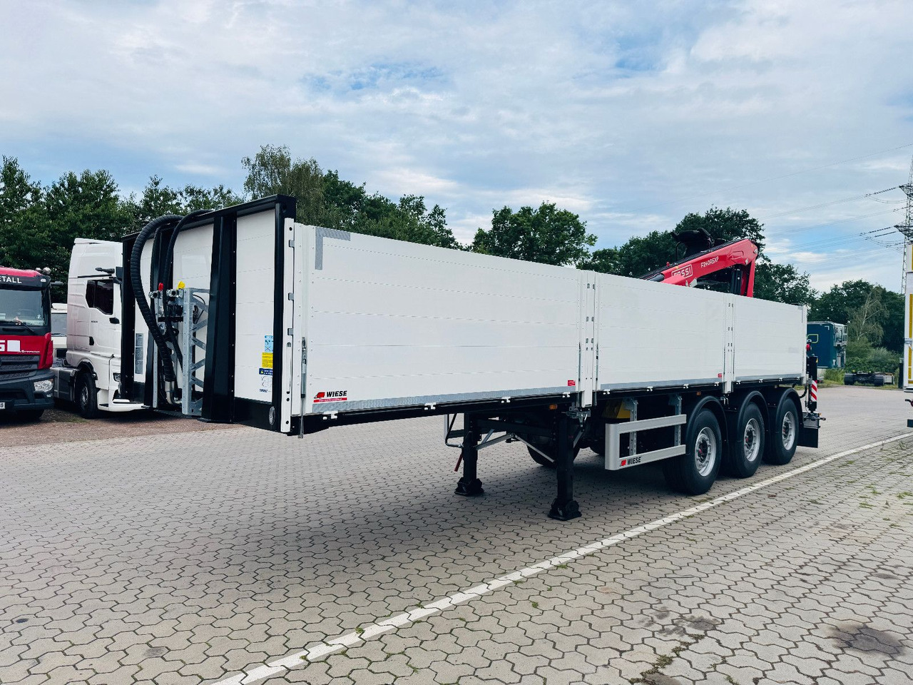 Wiese Baustoffauflieger - Heckkran Kran Fassi - Polprikolica s kesonom: slika 2 Wiese Baustoffauflieger - Heckkran Kran Fassi - Polprikolica s kesonom: slika 2
