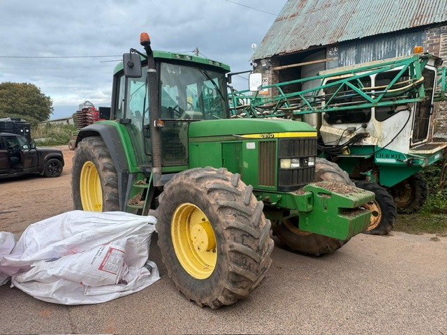 JOHN DEERE 6910 - Traktor: slika 1 JOHN DEERE 6910 - Traktor: slika 1