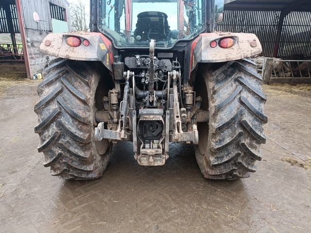 MASSEY FERGUSON 5711M - Traktor: slika 3 MASSEY FERGUSON 5711M - Traktor: slika 3
