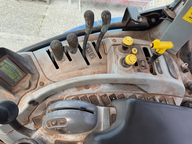New Holland T7.200 - Traktor: slika 3 New Holland T7.200 - Traktor: slika 3