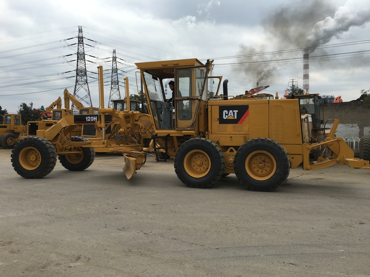 CATERPILLAR 120H - Greder: slika 1 CATERPILLAR 120H - Greder: slika 1