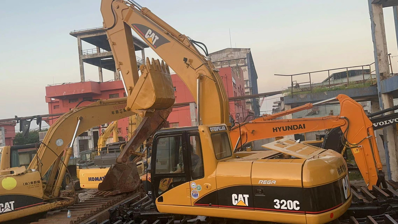 CATERPILLAR 320C - Amfibijski bager: slika 4 CATERPILLAR 320C - Amfibijski bager: slika 4