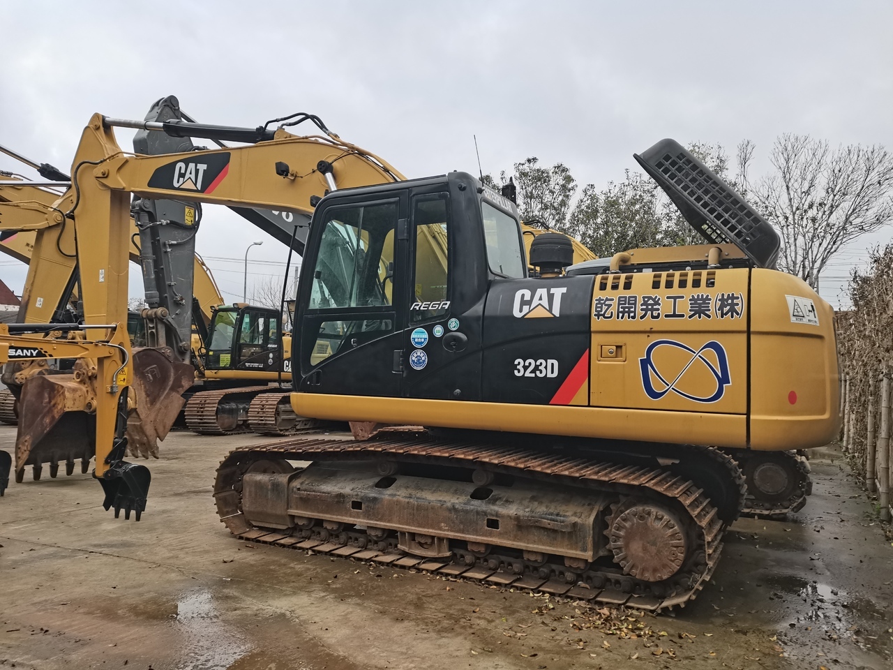 CATERPILLAR 323D - Bager goseničar: slika 1 CATERPILLAR 323D - Bager goseničar: slika 1