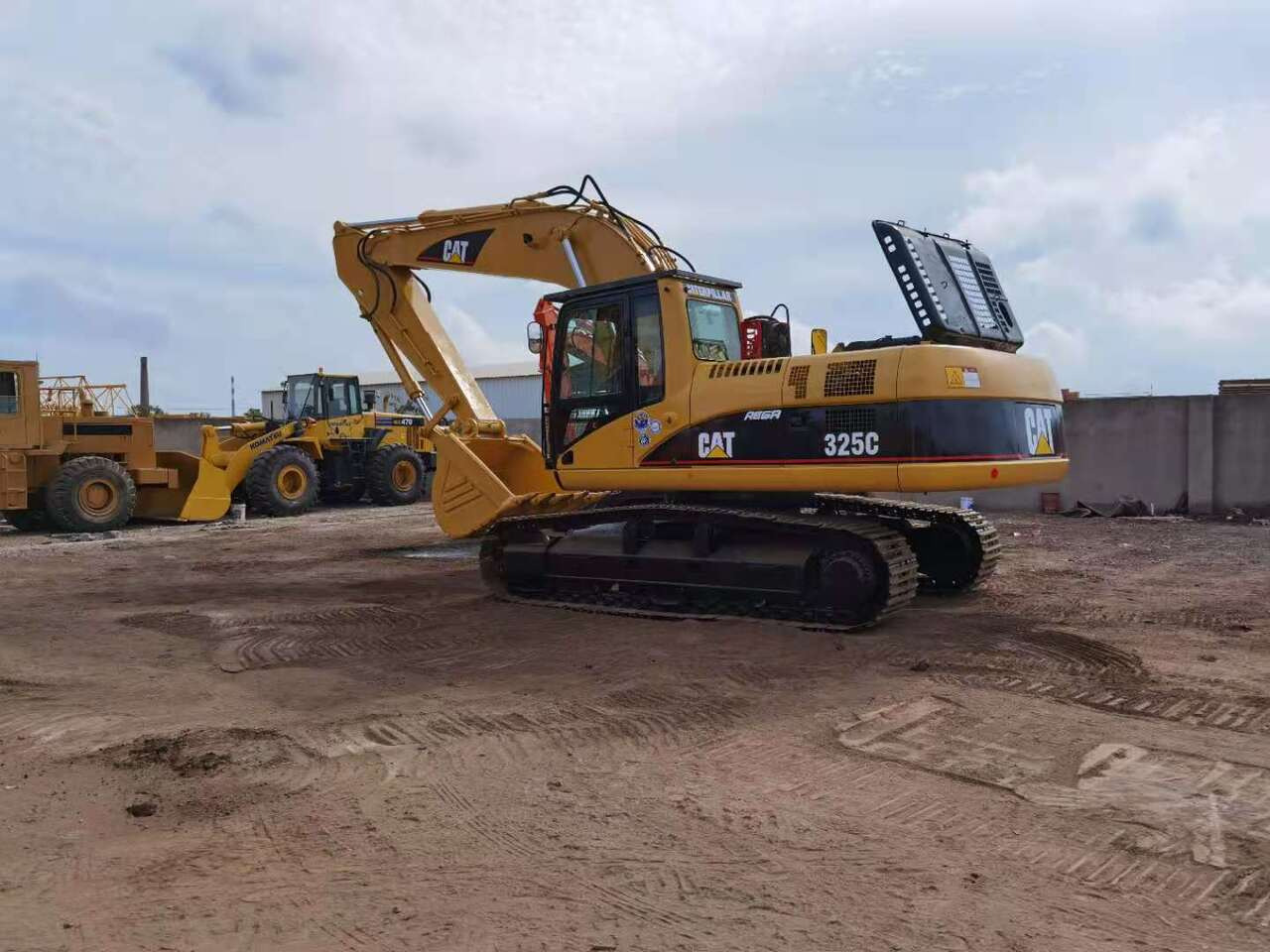 CATERPILLAR 325C - Bager goseničar: slika 3 CATERPILLAR 325C - Bager goseničar: slika 3