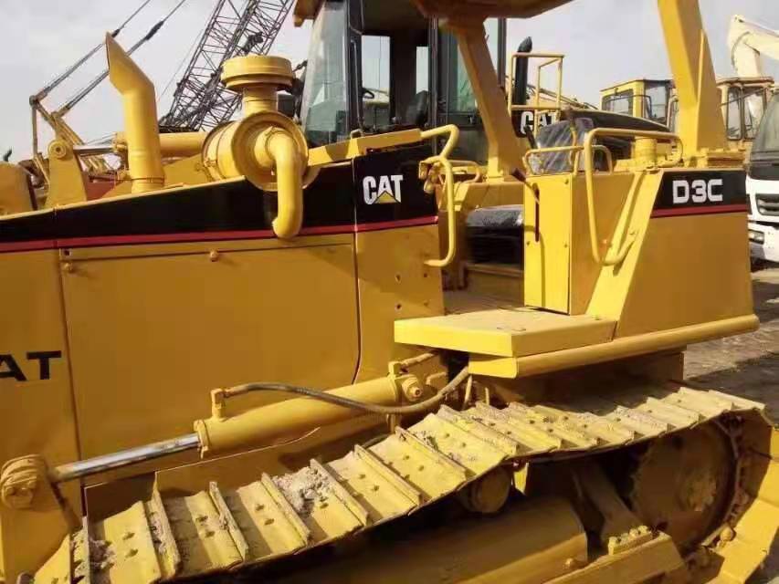 CATERPILLAR D3C - Buldožer: slika 5 CATERPILLAR D3C - Buldožer: slika 5