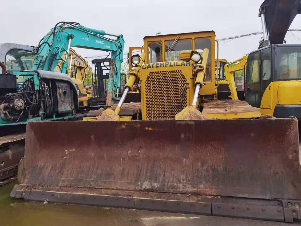 CATERPILLAR D6D - Buldožer: slika 1 CATERPILLAR D6D - Buldožer: slika 1