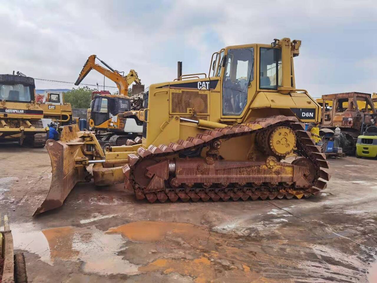 CATERPILLAR D6N - Buldožer: slika 1 CATERPILLAR D6N - Buldožer: slika 1