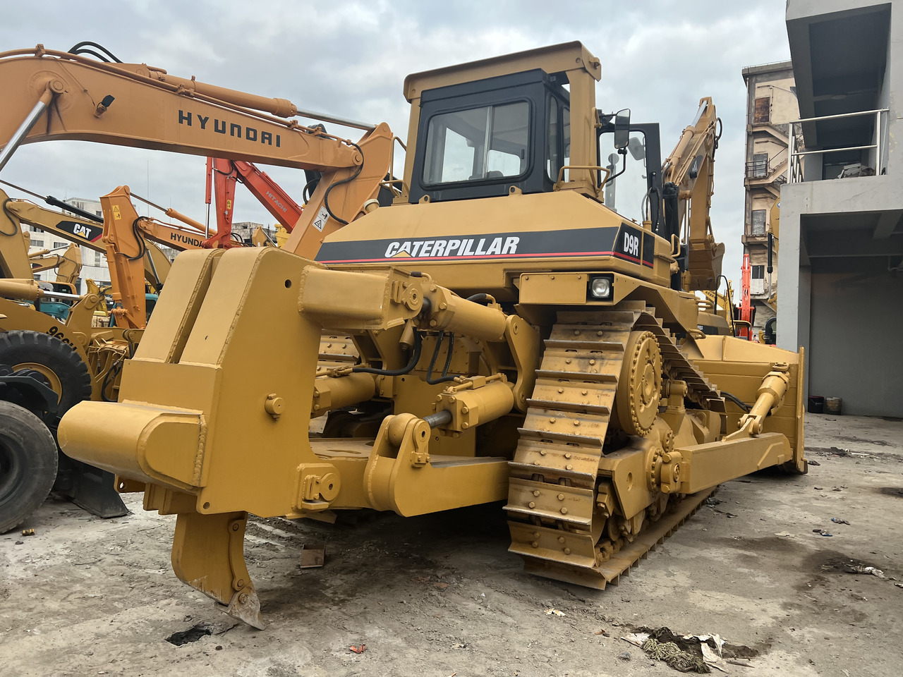 CATERPILLAR D9R - Buldožer: slika 2 CATERPILLAR D9R - Buldožer: slika 2