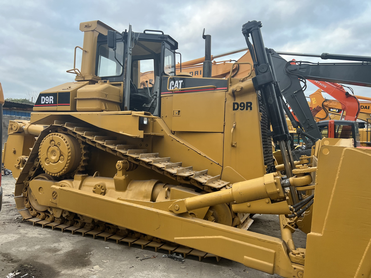 CATERPILLAR D9R - Buldožer: slika 3 CATERPILLAR D9R - Buldožer: slika 3