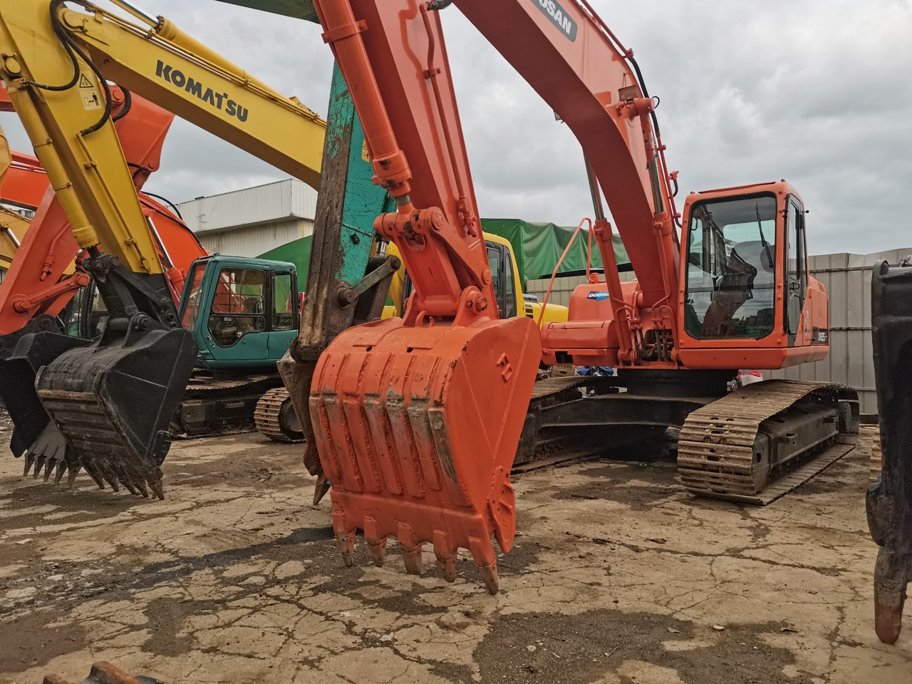 DOOSAN DH225LC-7 - Bager goseničar: slika 3 DOOSAN DH225LC-7 - Bager goseničar: slika 3