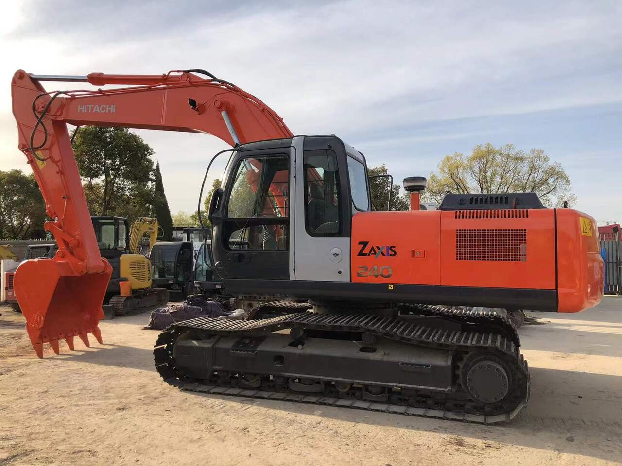 HITACHI ZX240 - Bager goseničar: slika 3 HITACHI ZX240 - Bager goseničar: slika 3