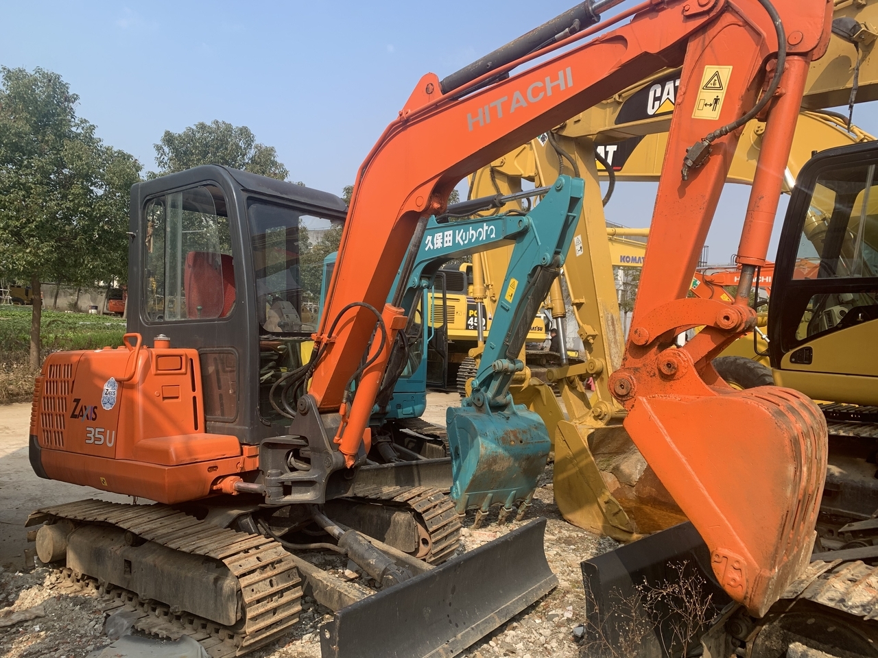 HITACHI ZX35U - Mini bager: slika 1 HITACHI ZX35U - Mini bager: slika 1