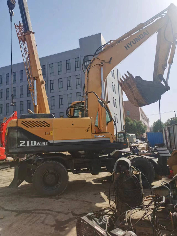 HYUNDAI 210W-9 - Bager na kolesih: slika 1 HYUNDAI 210W-9 - Bager na kolesih: slika 1