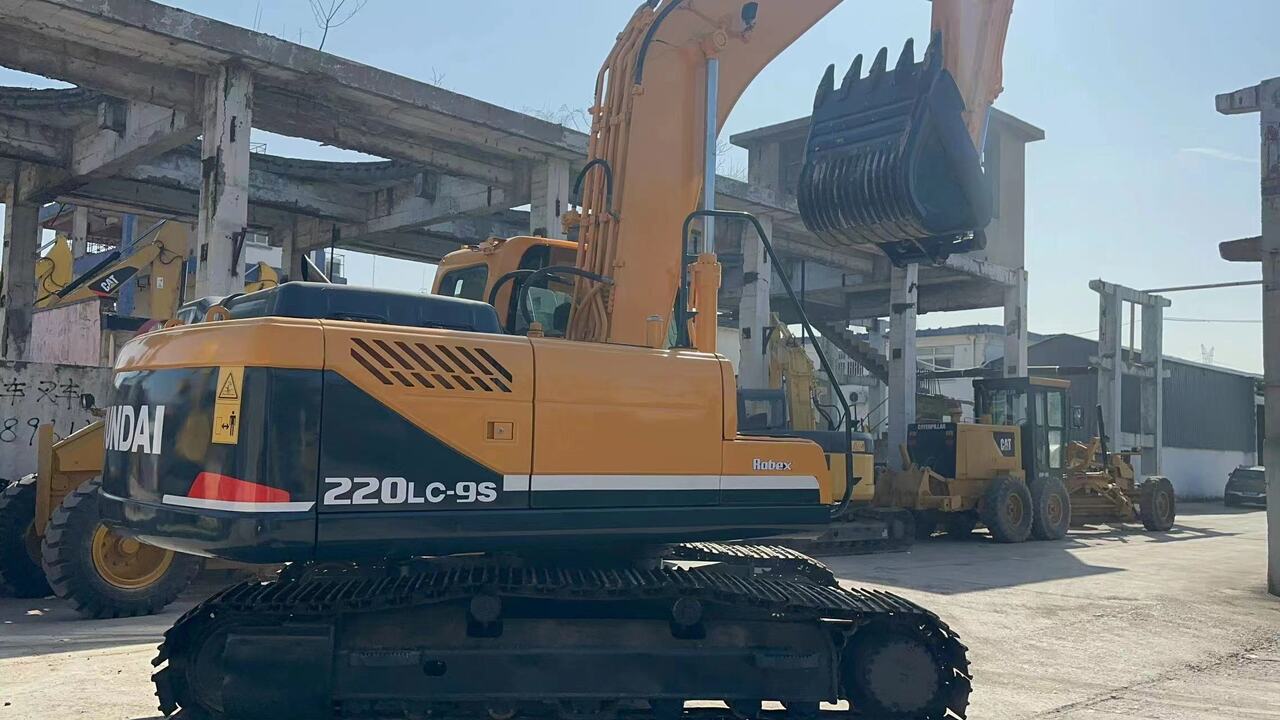 HYUNDAI 220LC-9S-excavator - Bager goseničar: slika 4 HYUNDAI 220LC-9S-excavator - Bager goseničar: slika 4