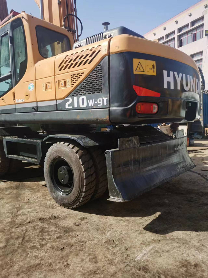 HYUNDAI R210W-9 - Bager na kolesih: slika 5 HYUNDAI R210W-9 - Bager na kolesih: slika 5