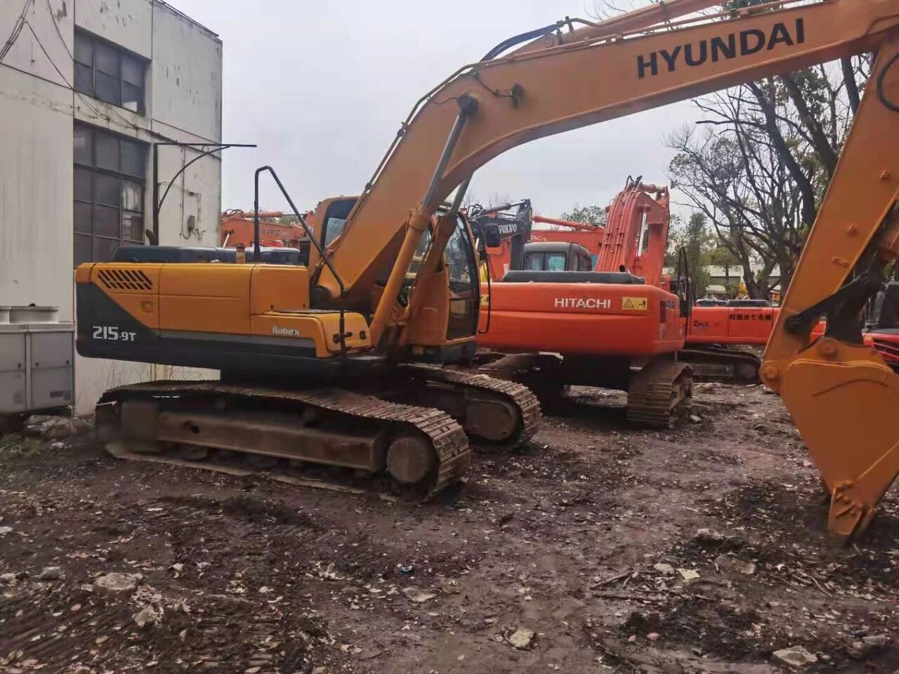 HYUNDAI R215-9T - Bager goseničar: slika 3 HYUNDAI R215-9T - Bager goseničar: slika 3