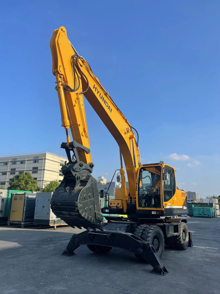 Hyundai R210W-9 - Bager na kolesih: slika 2 Hyundai R210W-9 - Bager na kolesih: slika 2