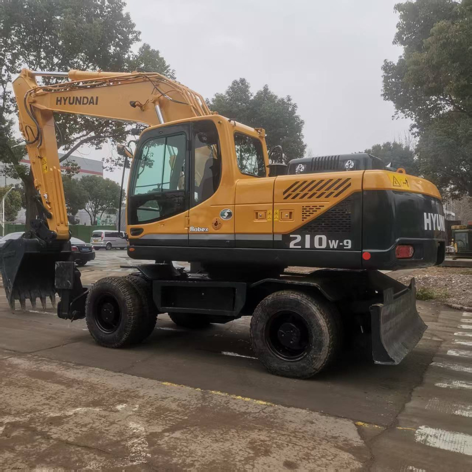 Hyundai R210W-9 - Bager na kolesih: slika 2 Hyundai R210W-9 - Bager na kolesih: slika 2
