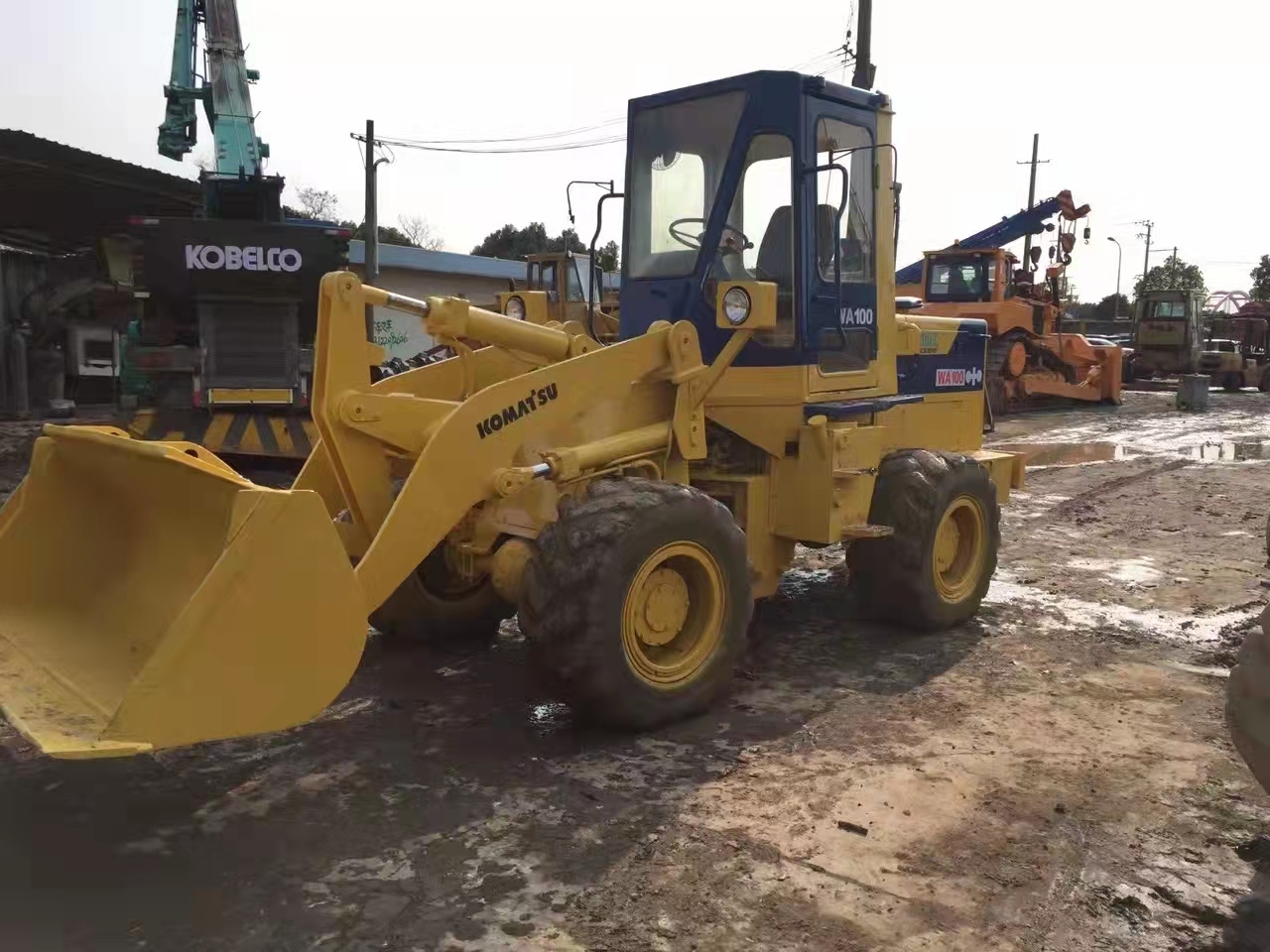 KOMATSU WA100 - Kolesni nakladalec: slika 2 KOMATSU WA100 - Kolesni nakladalec: slika 2