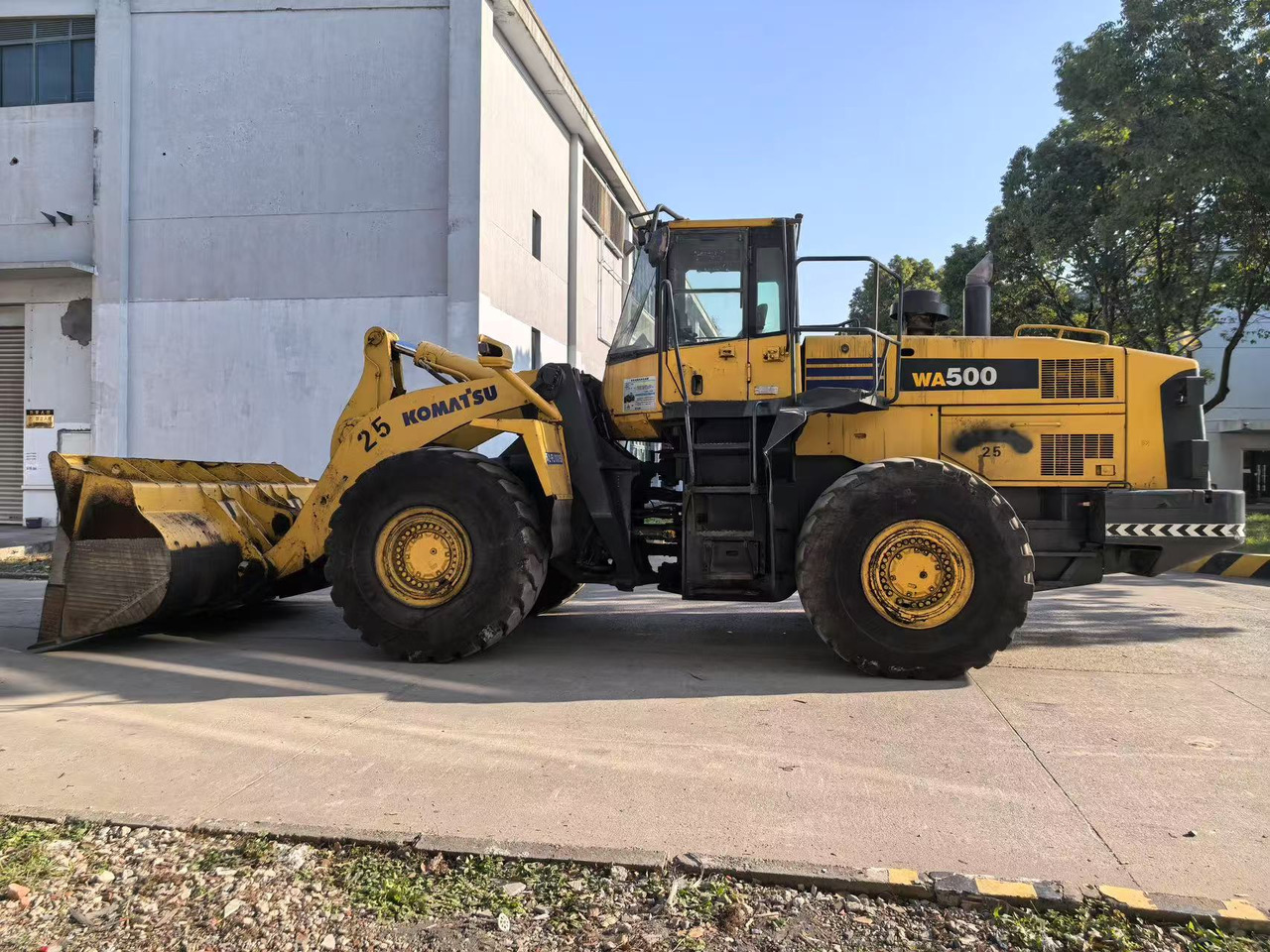 KOMATSU WA500-6 - Kolesni nakladalec: slika 2 KOMATSU WA500-6 - Kolesni nakladalec: slika 2