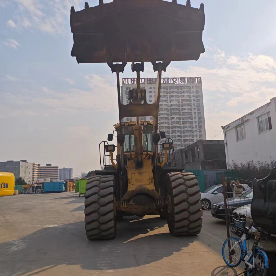 KOMATSU WA600-3 - Kolesni nakladalec: slika 2 KOMATSU WA600-3 - Kolesni nakladalec: slika 2