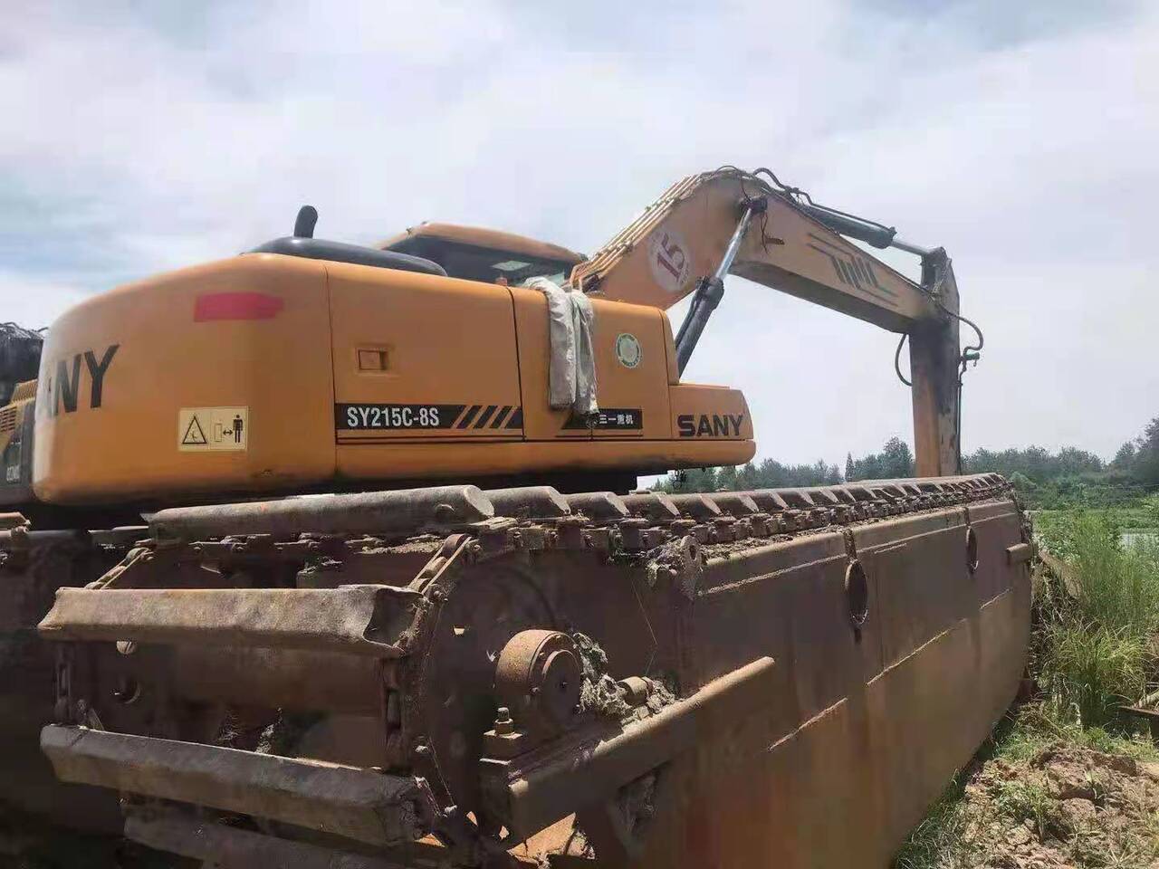 SANY 215C - Amfibijski bager: slika 2 SANY 215C - Amfibijski bager: slika 2