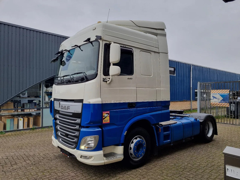DAF XF 106.440 EURO 6/ Intarder/ Webasto/ ADR / Klima - Vlačilec: slika 4 DAF XF 106.440 EURO 6/ Intarder/ Webasto/ ADR / Klima - Vlačilec: slika 4