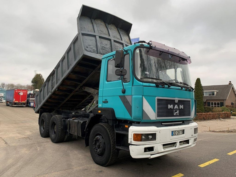 MAN 33.372 6X4 KIPPER MANUAL ZF GEARBOX - Tovornjak prekucnik: slika 2 MAN 33.372 6X4 KIPPER MANUAL ZF GEARBOX - Tovornjak prekucnik: slika 2