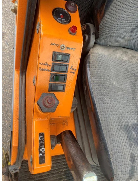 Nilfisk MFH2200 SWEEPER MFH 2200 CLEANER - Industrijski pometalni stroj: slika 5 Nilfisk MFH2200 SWEEPER MFH 2200 CLEANER - Industrijski pometalni stroj: slika 5