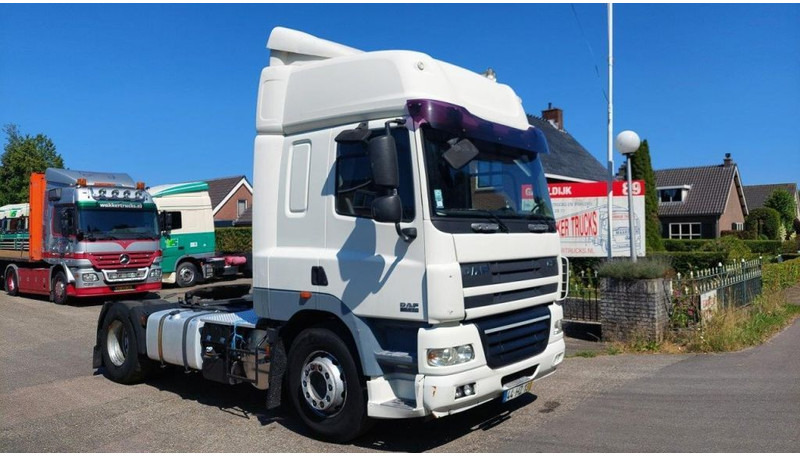 DAF CF 85.410 4x2 MANUAL 410 POWER - Vlačilec: slika 2 DAF CF 85.410 4x2 MANUAL 410 POWER - Vlačilec: slika 2