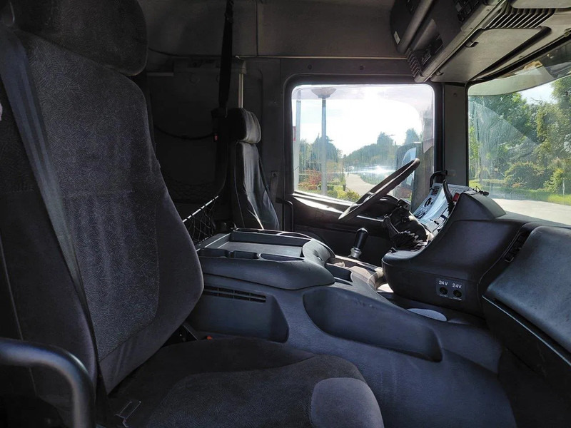 Scania P124-420 MANUAL + RETARDER !!!! 2 PIPES !!!! - Vlačilec: slika 4 Scania P124-420 MANUAL + RETARDER !!!! 2 PIPES !!!! - Vlačilec: slika 4